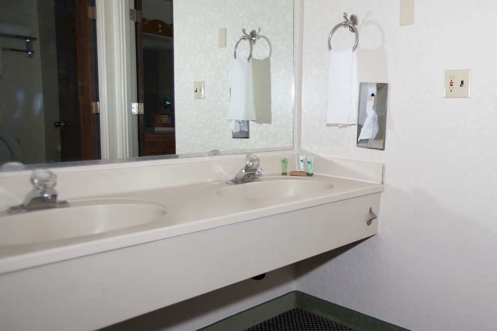 Barratt Inn Anchorage Airport Экстерьер фото